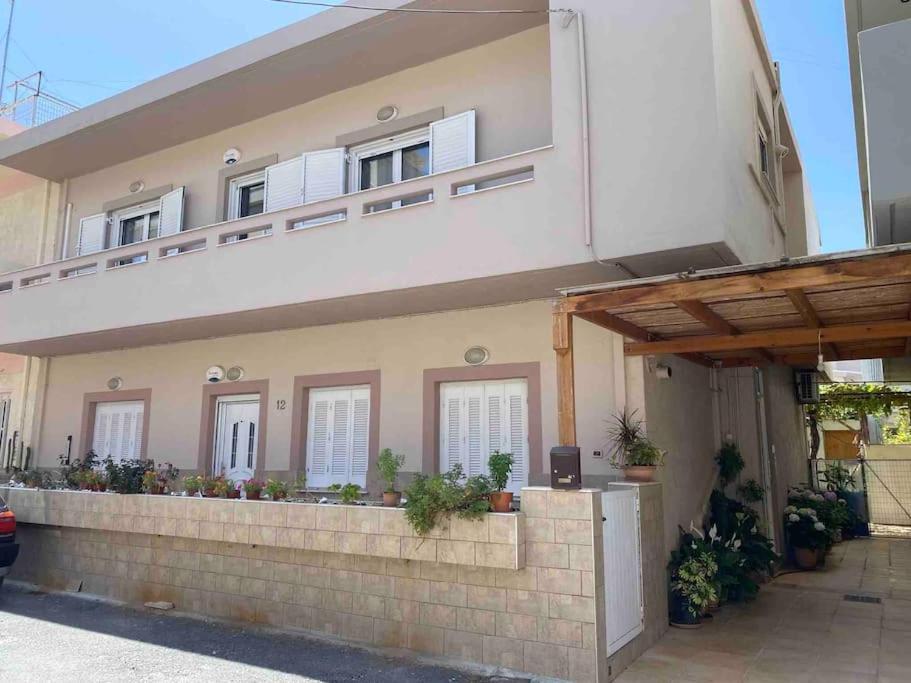 An Ideal 3 Bedroom In - Crete Appartement *