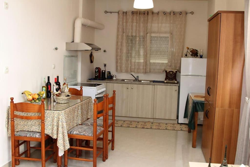 An Ideal 3 Bedroom In - Crete Appartement